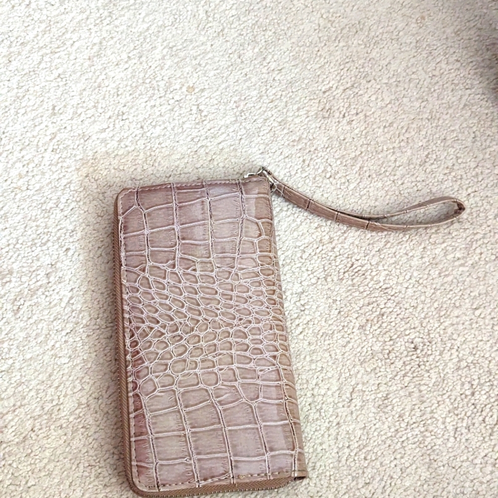 Rose-colored wristlet